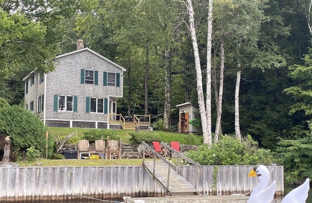 Nouveau sur le marché locatif! Maison d'été au bord du lac sur l'étang Webber