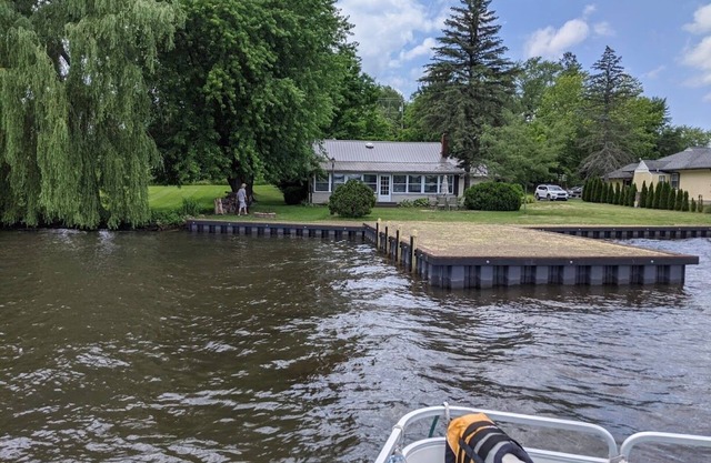 Lakefront house with land dock