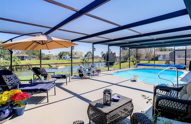 LAKEFRONT HOUSE WITH HEATED POOL