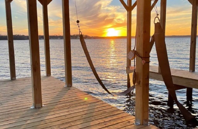 Beautiful Lakeside Escape Sunsets
