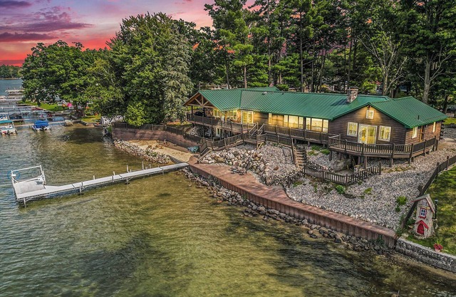 Lakefront w/ Sandy Beach & Dock, Indoor Heated Pool & Hot Tub, Gameroom, Firepit