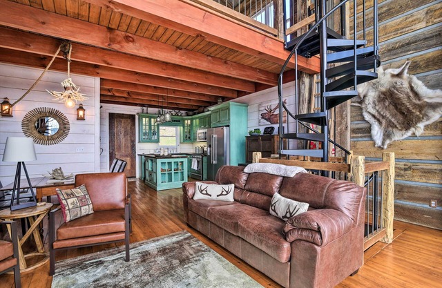 Lakefront Lewisburg Vacation Rental w/ Deck!