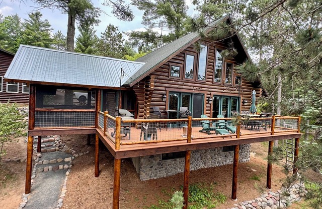 Lakefront Log Cabin located directly on UTV and snowmobile trails