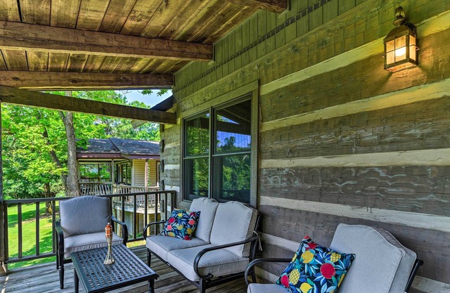 Lakefront Log Cabin w/ Fire Pit & Gas Grill!