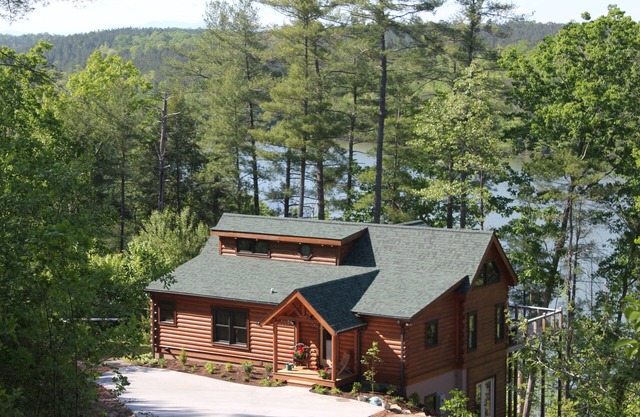Lakefront Log Cabin avec quai privé sur le lac Rhodhiss avec Kayaks et Paddleboard