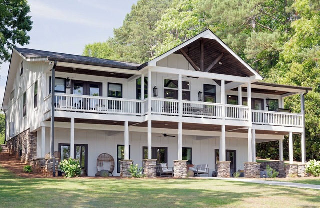 Lakefront Lux: Spa, Dock, Game Room, Fire Pit, Boat Rental, Pet Friendly