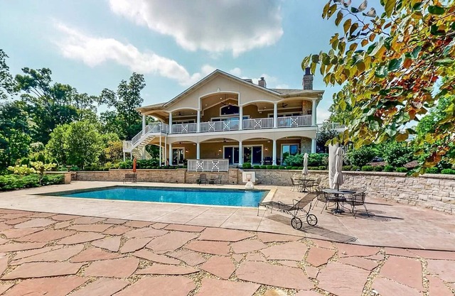 Lakefront luxury in Western KY recreation area. Lake Barkley, Kentucky Lake, LBL
