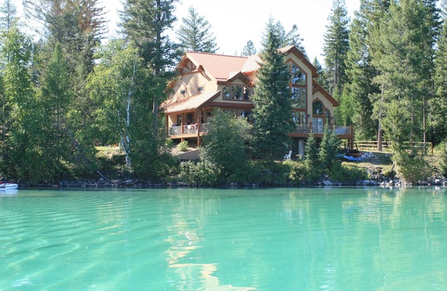 Lakefront Luxury Cabin août, septembre 2019 RABAIS 1200 $ DE RABAIS (également des visites personnalisées)