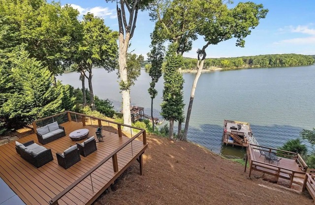 Lakefront Luxury Log Cabin - Hot Tub, Pickleball Court, Fire Pits, 2-Story Dock!