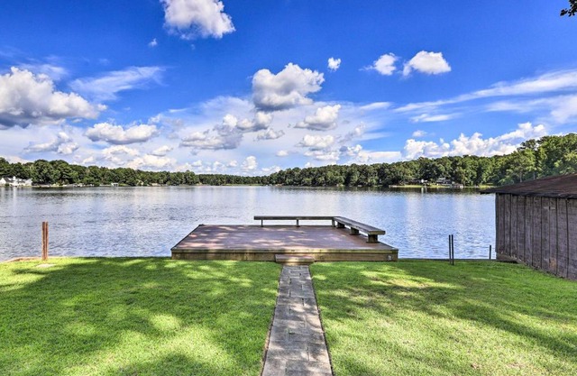 Lakefront Macon Getaway Grill, Pet Friendly!