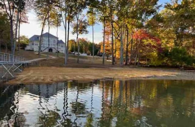 Lakefront Manor