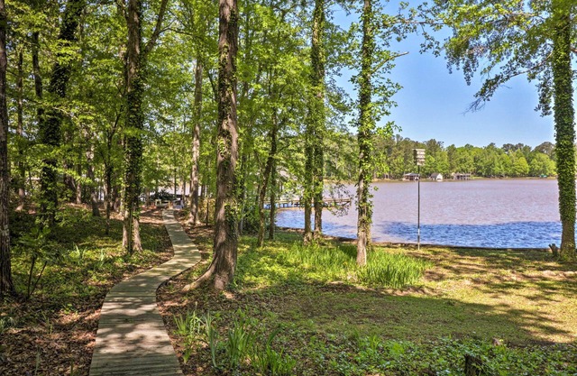 Chalet Lakefront Milledgeville: quai privé, porche