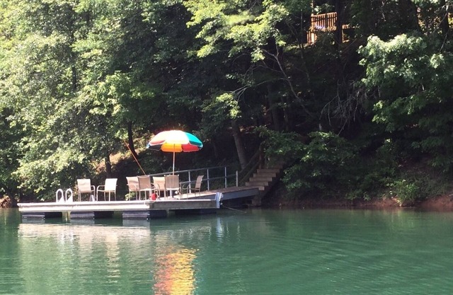 Cabine au bord du lac sur le lac Hiawassee / Bear Paw à Murphy, NC -Blue Ridge Mountains