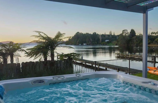Lakefront Oasis Summa