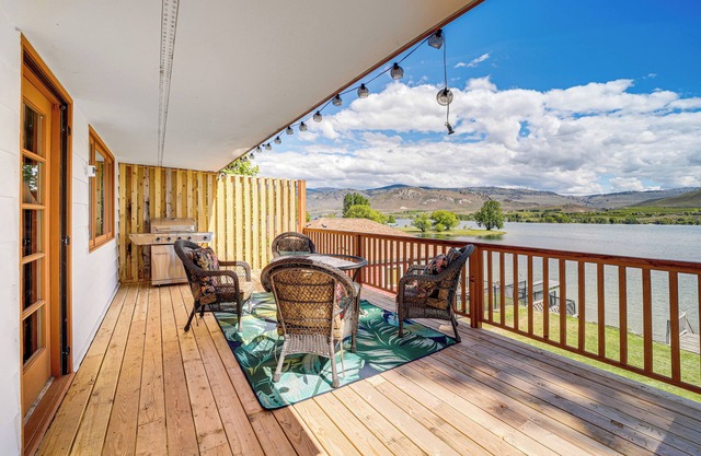 Lakefront Oroville Paradise: Private Beach & Dock!