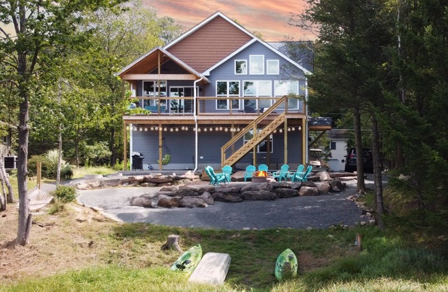 Brand New - Pocono Lakefront - 5 bedroom!