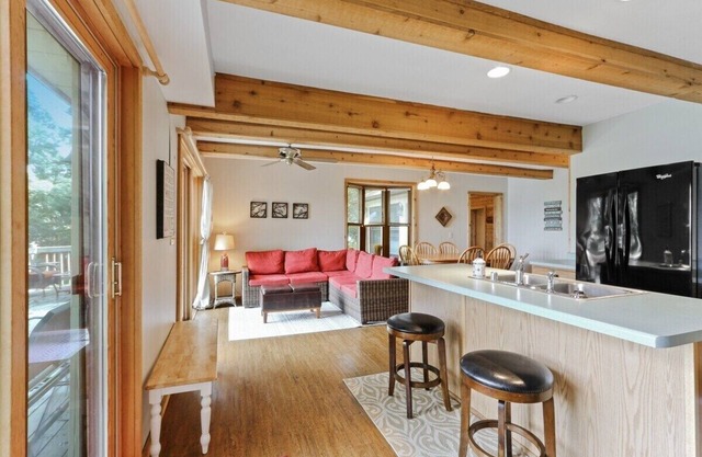 Peaceful lakefront home on a quiet family lake!