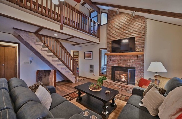 LAKEFRONT Property "Eagle View" new owners, updated