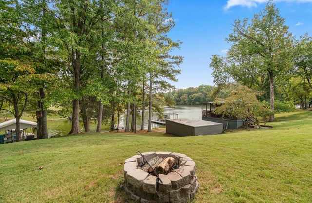 Propriété au bord du lac avec 7 chambres