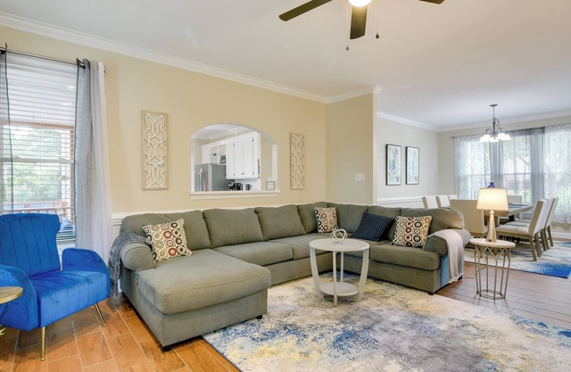 Lakefront Raleigh Retreat ~ 7 Mi to Downtown!