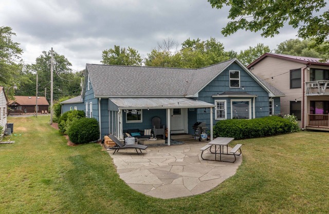 *REMODELED* LAKEFRONT BEMUS POINT