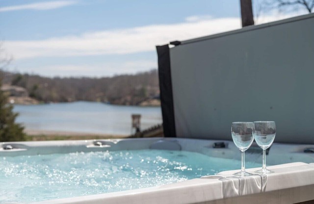 Lake Brittany Escape