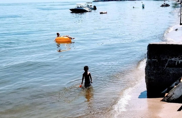 Lakefront! Plage de sable! Pêche au lac Érié! 4BR / kayaks / PRIVÉ !!!