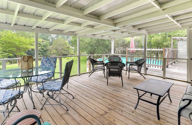 Lakefront Summerton Getaway w/ Boat Dock + Pool!