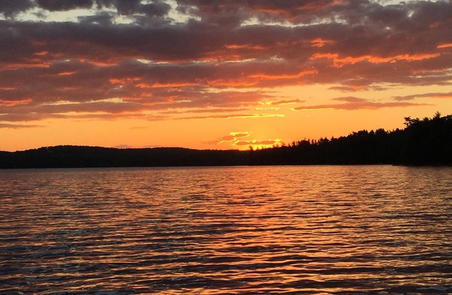 Bord de lac, couchers de soleil, sérénité dans une maison de charme sur Panther Pond