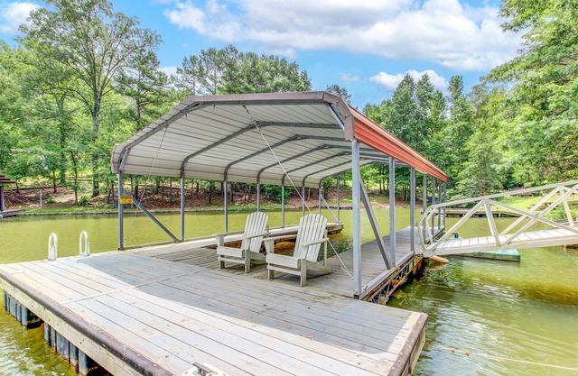 Lakefront! Sleeps 13 with home theater and BOAT SLIP!