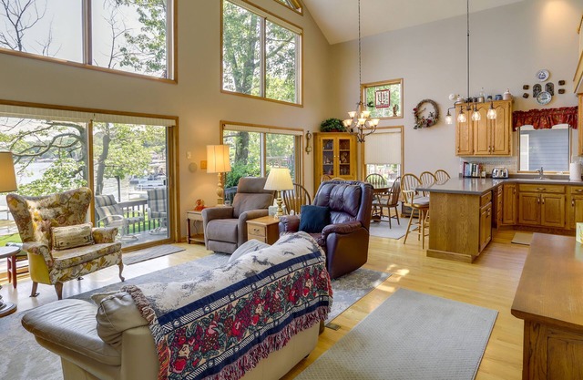 Lakefront Vandalia Home w/ Boat Dock & Gas Grill!