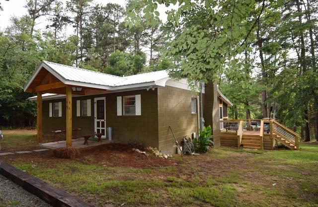 Lakefront /View, 2 bed/1 full and 1/2 bath renovated Strom Thurmond/Clarks Hill