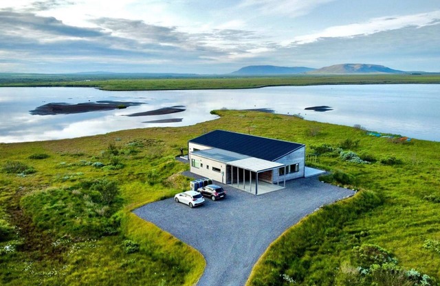 ---Lakefront Villa---
