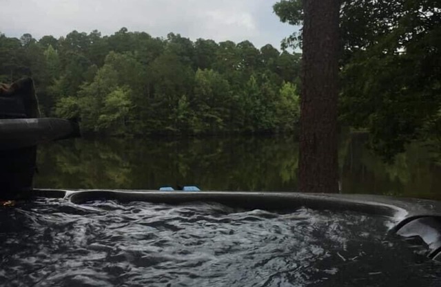 Lakefront W 6 per Spa, pedal boat , sauna, & 6 kayaks!