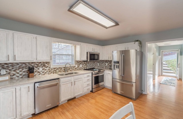 Lakefront w/Game Room, Kayaks and More!