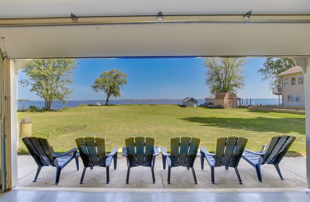 Lakefront Winneconne Home w/ Private Dock!