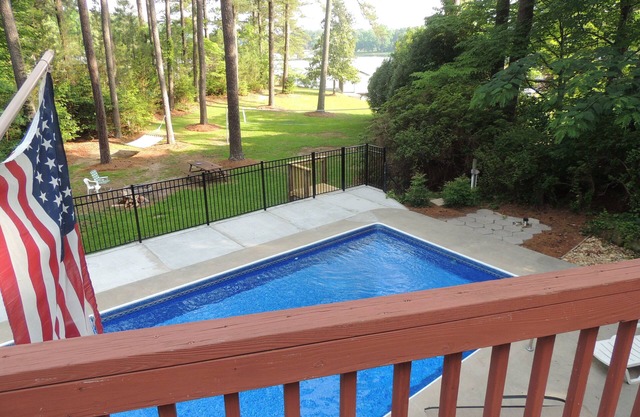 Au bord du lac avec piscine privée