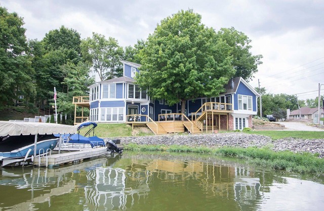 Lakehouse - Sleeps 20 w/ free boat slip