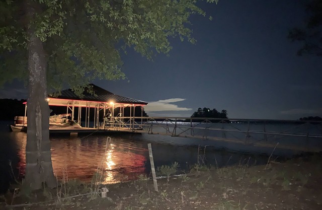 LakeHouse avec Dock au Strom Thurmond / Clark Hill, près de Augusta Géorgie 8 couchages