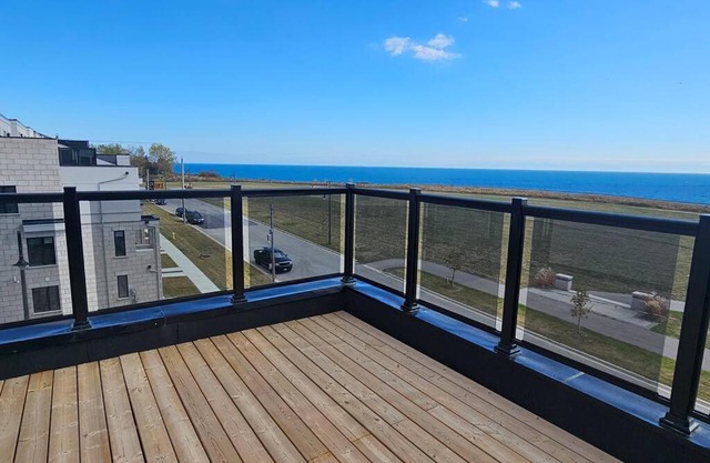 Lakehouse with Rooftop View - Long-Term Only