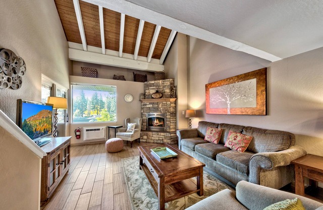 Lakeland Village #310 1 BR + Loft, 1.5 Bath, 2 Kings, Perfect for 2 Couples
