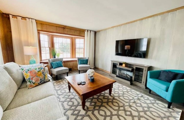Lakeshore Retreat: at the heart of it all