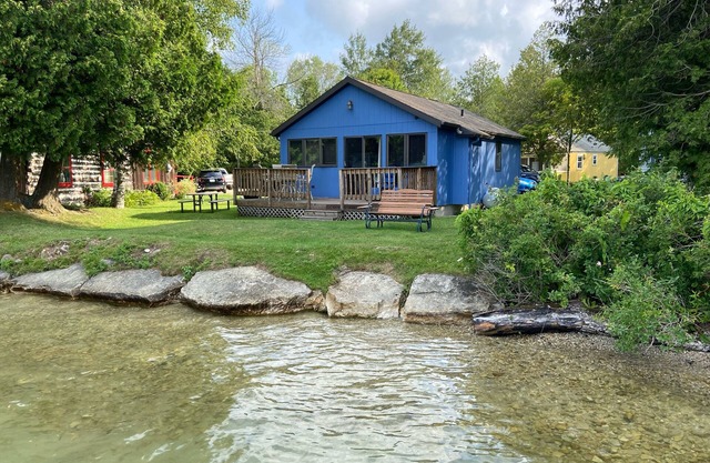 Lakeside Cabin on Kangaroo Lake - playground for kids!