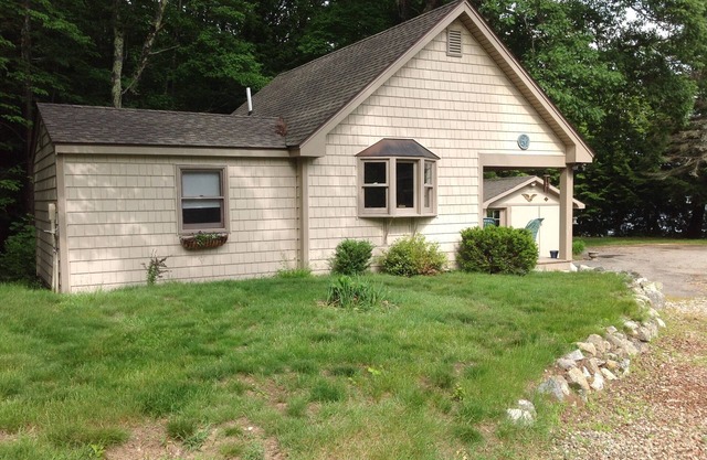 Lakeside Cottage Escapade