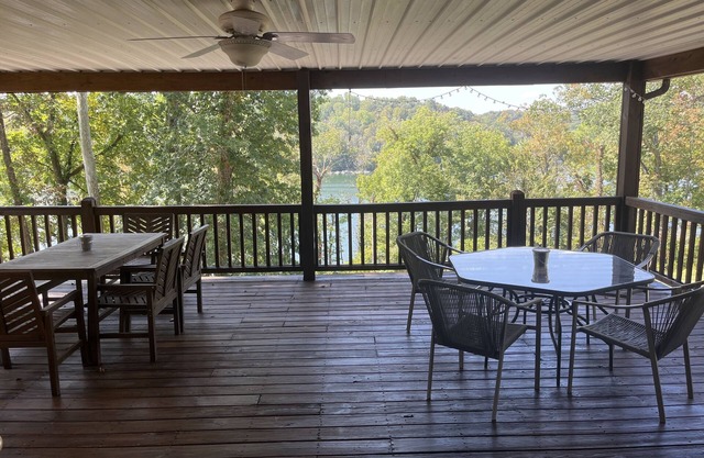 Lakeside Dreams - Maison située sur le magnifique lac Nolin à Mammoth Cave, KY