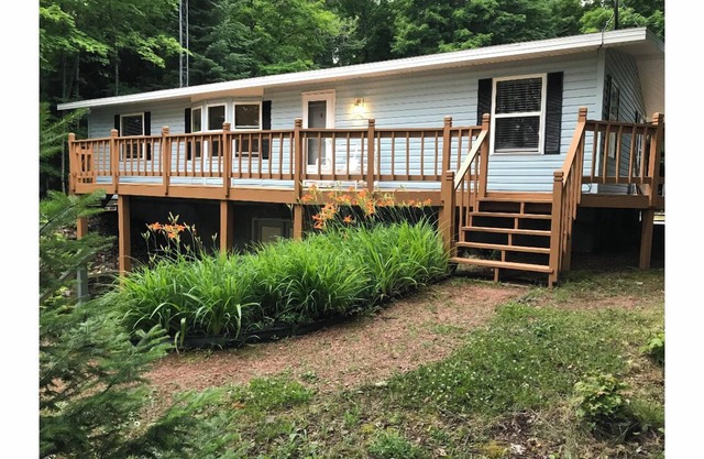 Lakeside Getaway in the Nicolet National Forest on Beautiful Butternut Lake