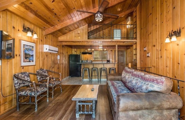 Lakeside Haven | Ideal for Group Outdoor Adventure Enthusiast & Lake Activities