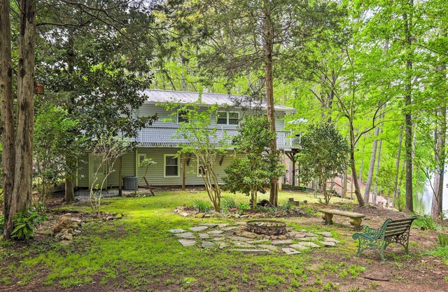 Lakeside Haven w/ Private Dock: Fish & Swim!