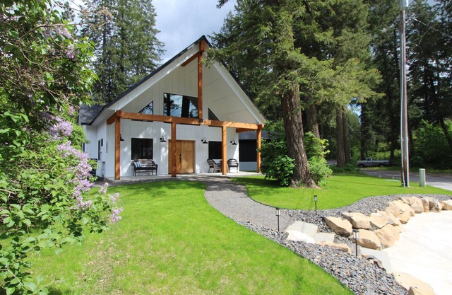 Lakeside Hideaway - game room, office, w/ optional semi-private dock rental