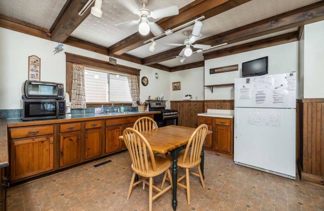 Lakeside House Overlooking Beautiful 4th Lake@ Stiefvater's Lakeside Cottages